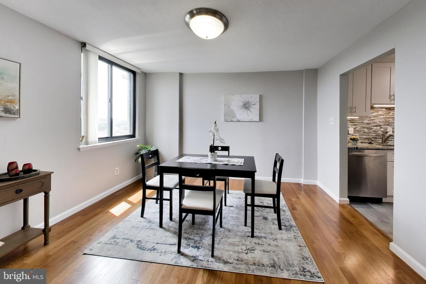 118 Monroe Street #118-910 photo 3