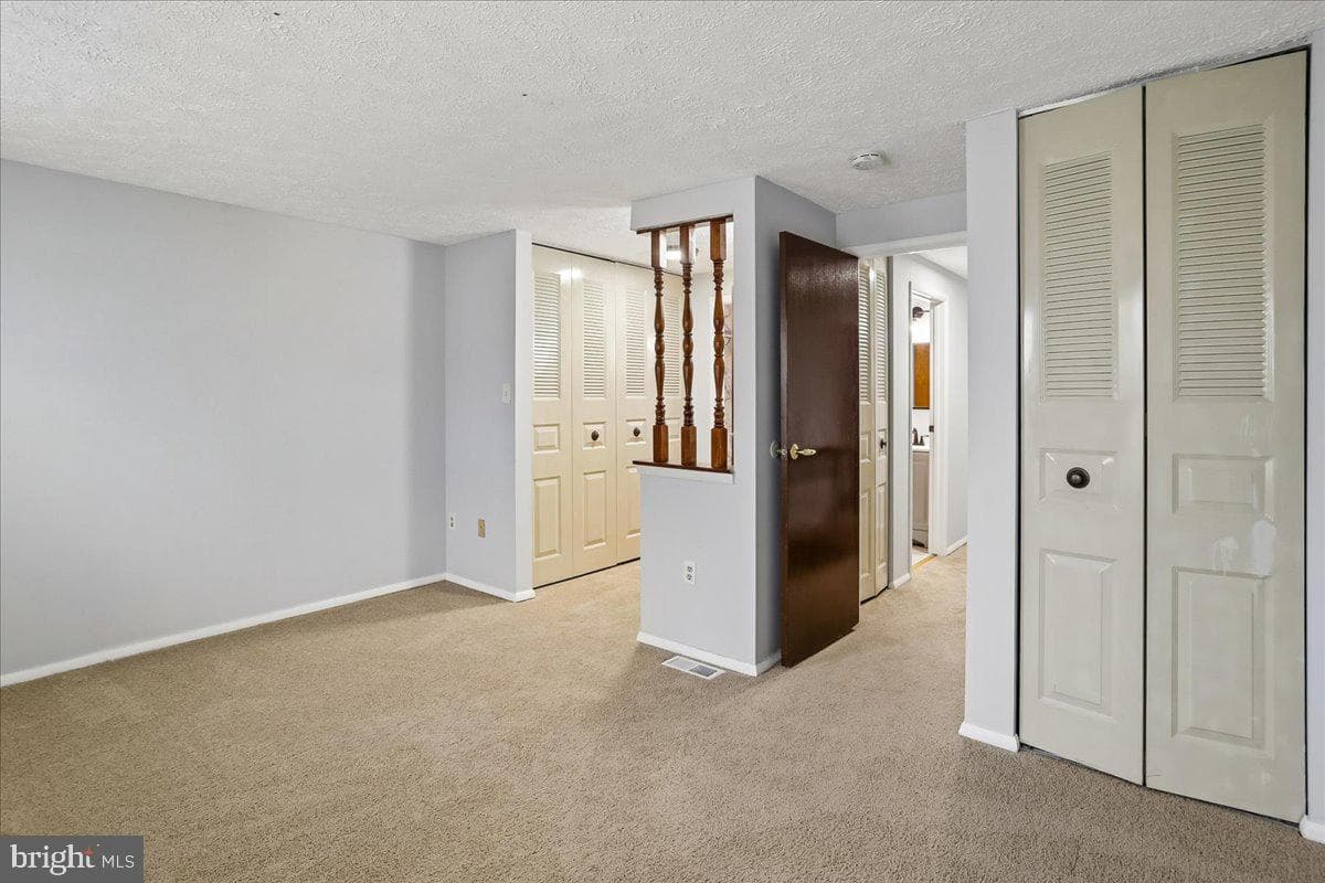 2839 Shepperton Terrace photo 14