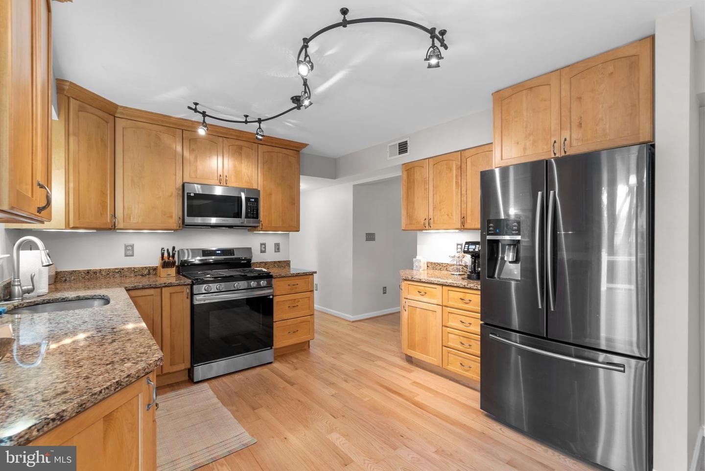9614 Bush Hill Terrace photo 12