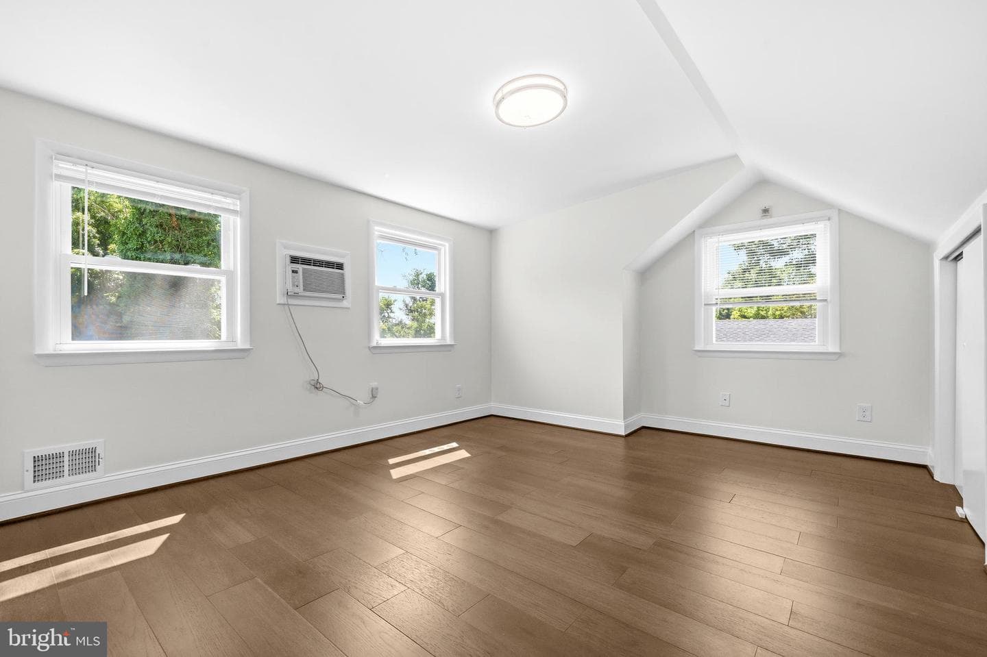 10802 Meadowhill Road photo 29