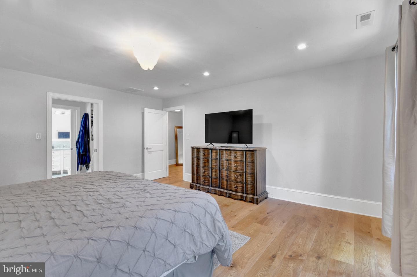 7601 Persimmon Tree Lane photo 15