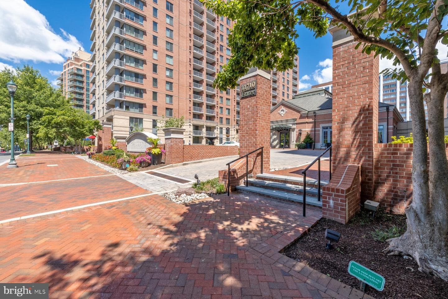 11710 Old Georgetown Rd # 409, Rockville