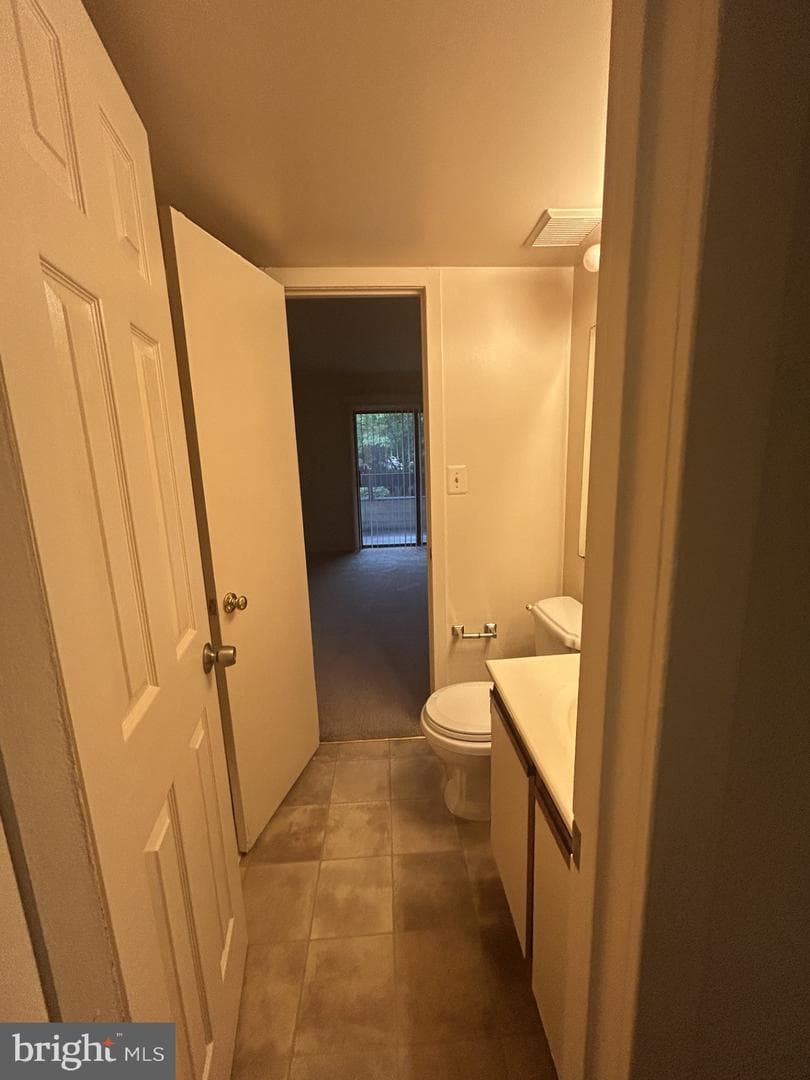 18430 Bishopstone Court #305 photo 24