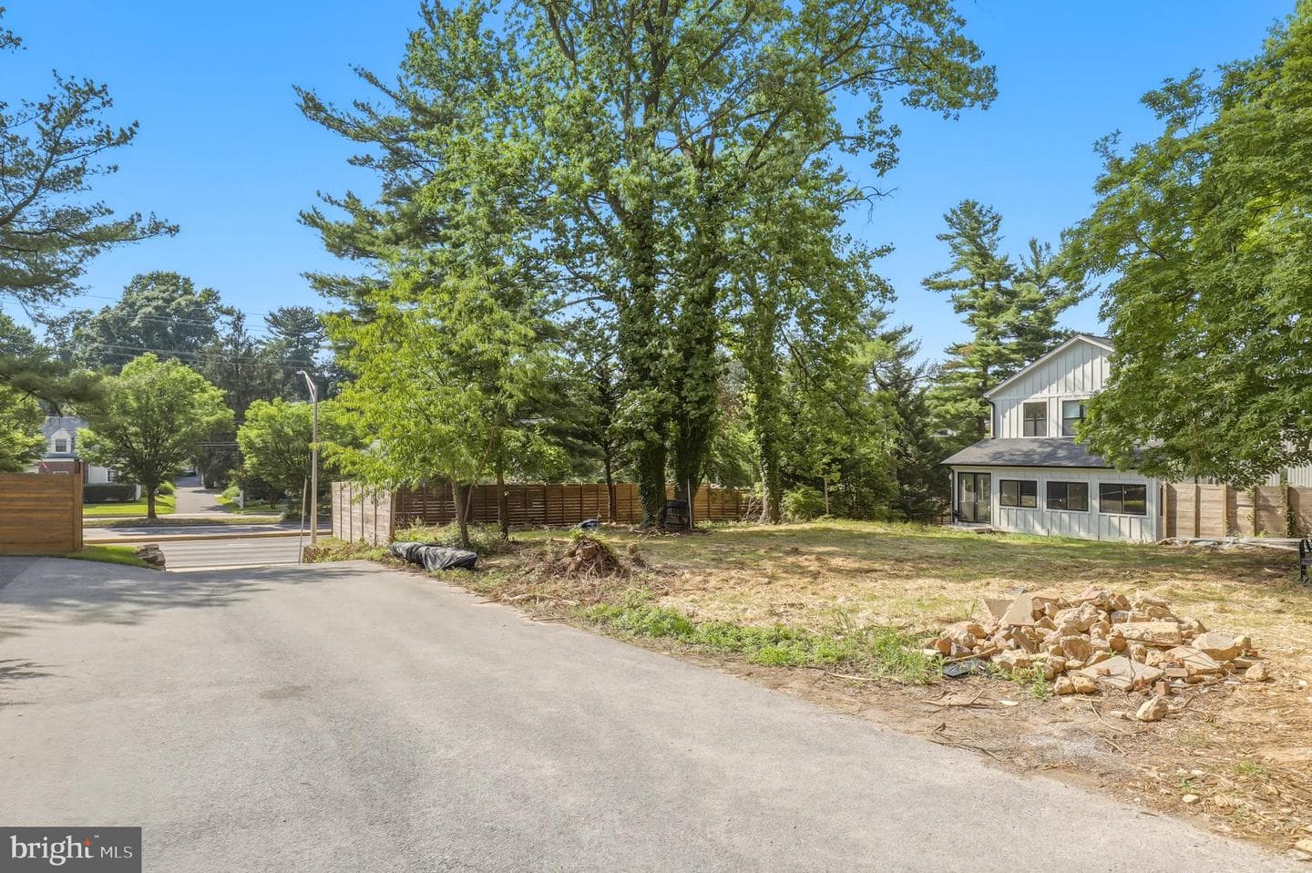 907 Maple Avenue photo 51