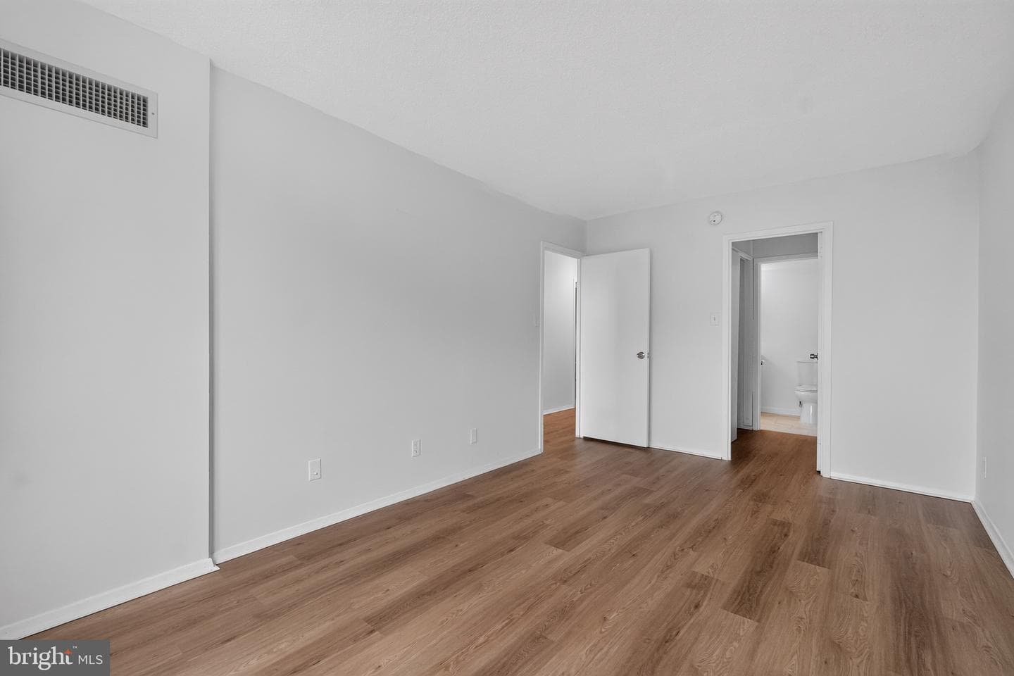 5225 Pooks Hill Rd # 1302N photo 15