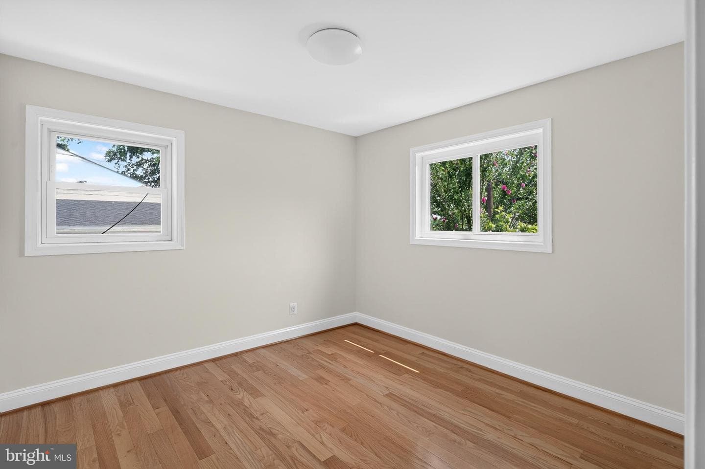 4417 Independence Street photo 13