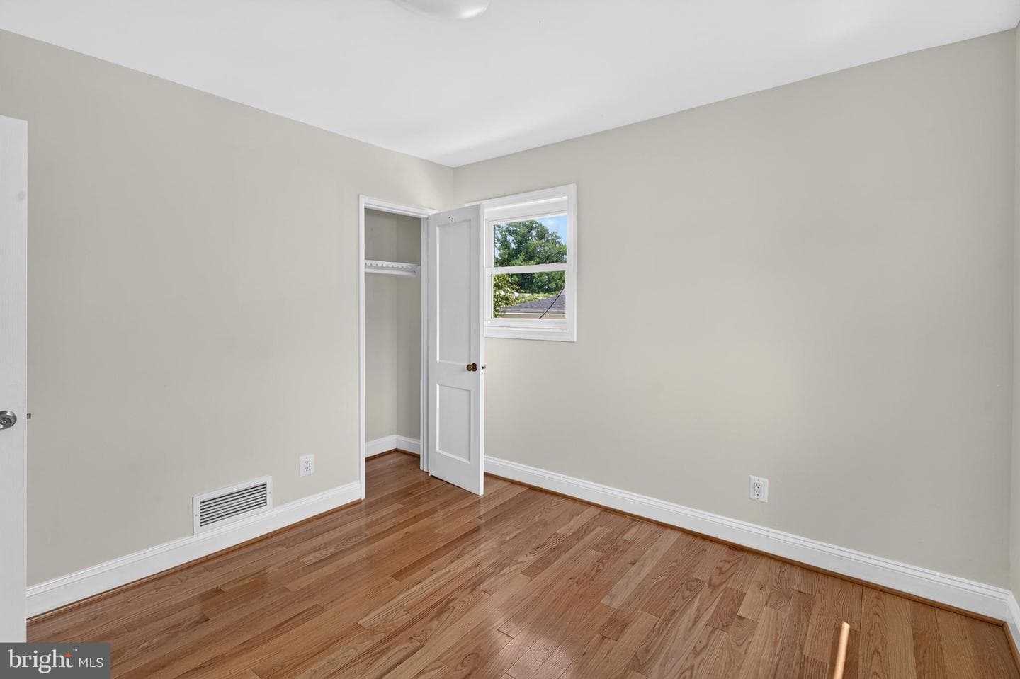 4417 Independence Street photo 20
