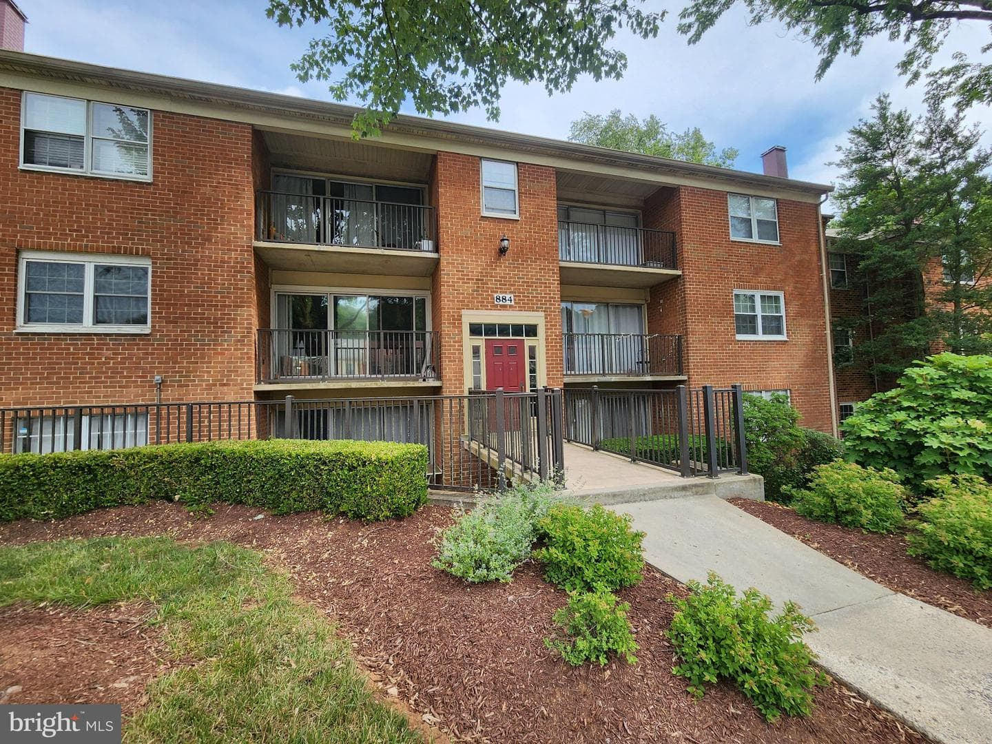 884 College Parkway #302, Rockville
