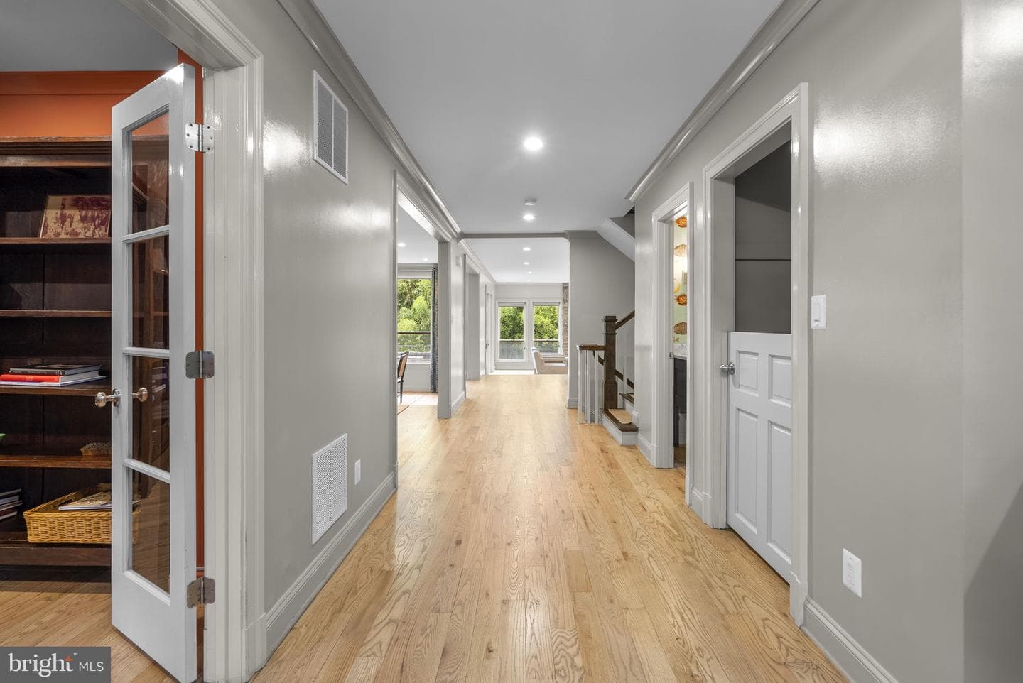 8025 Riverside Drive photo 20