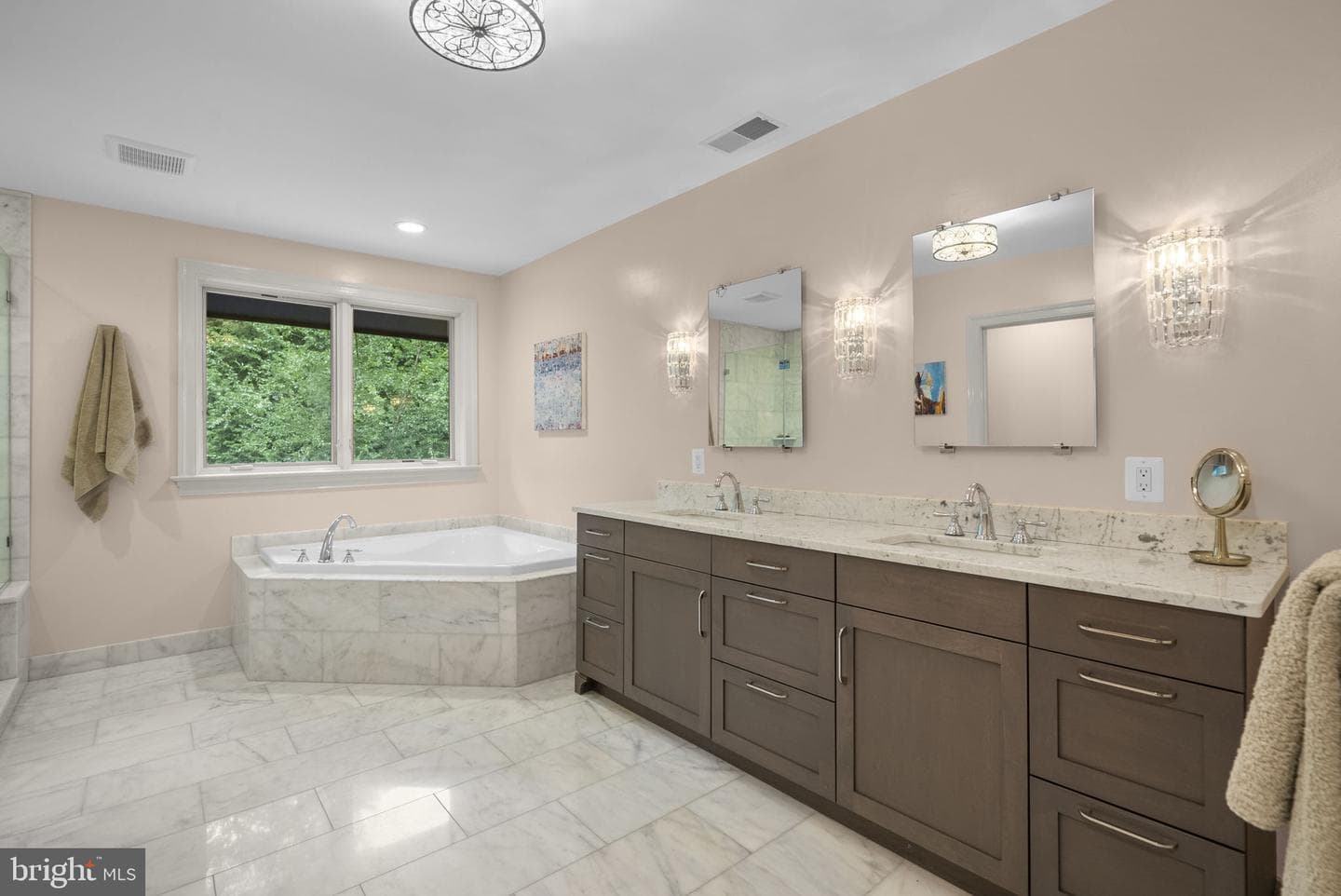 8025 Riverside Drive photo 32