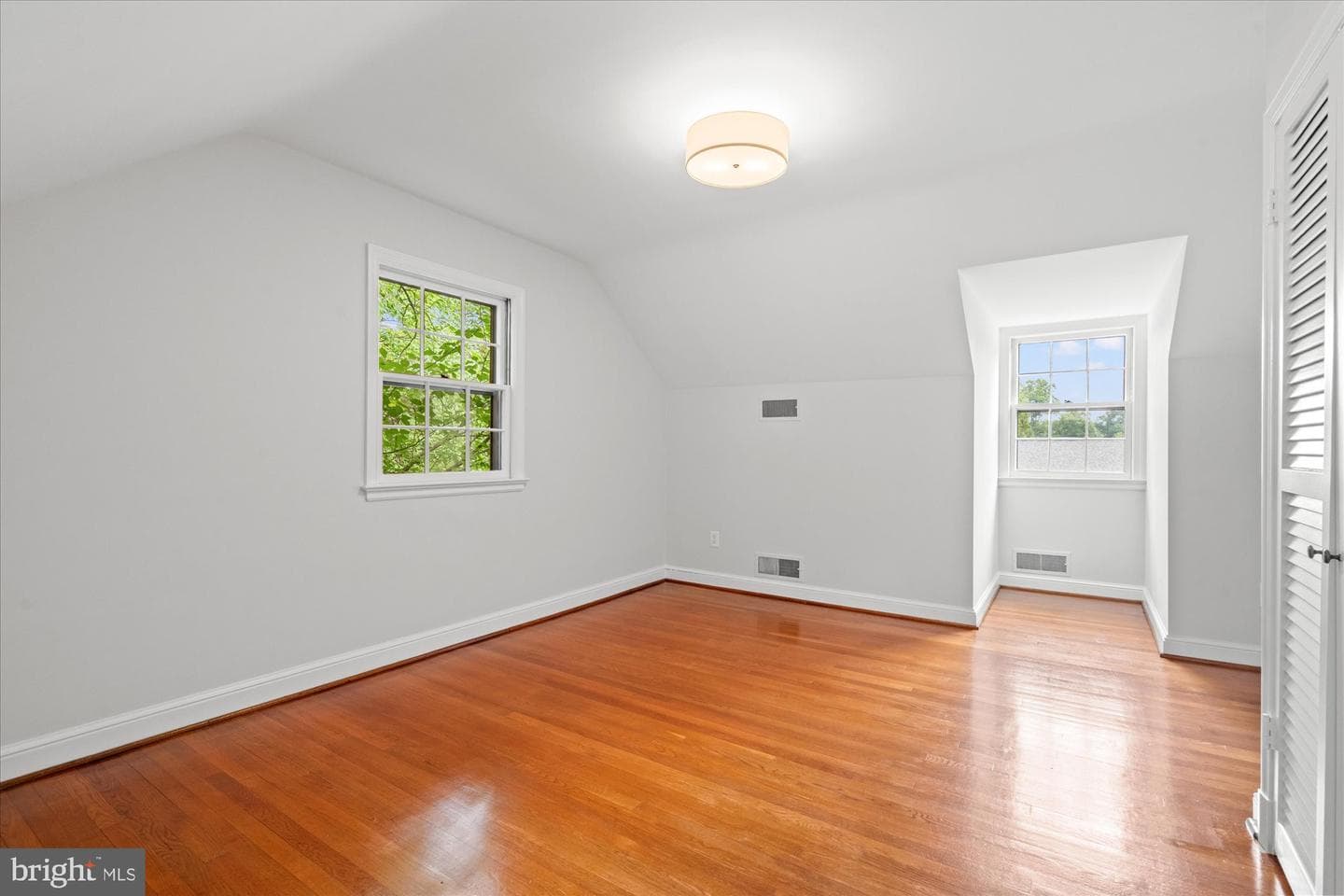 5016 Scarsdale Road photo 23