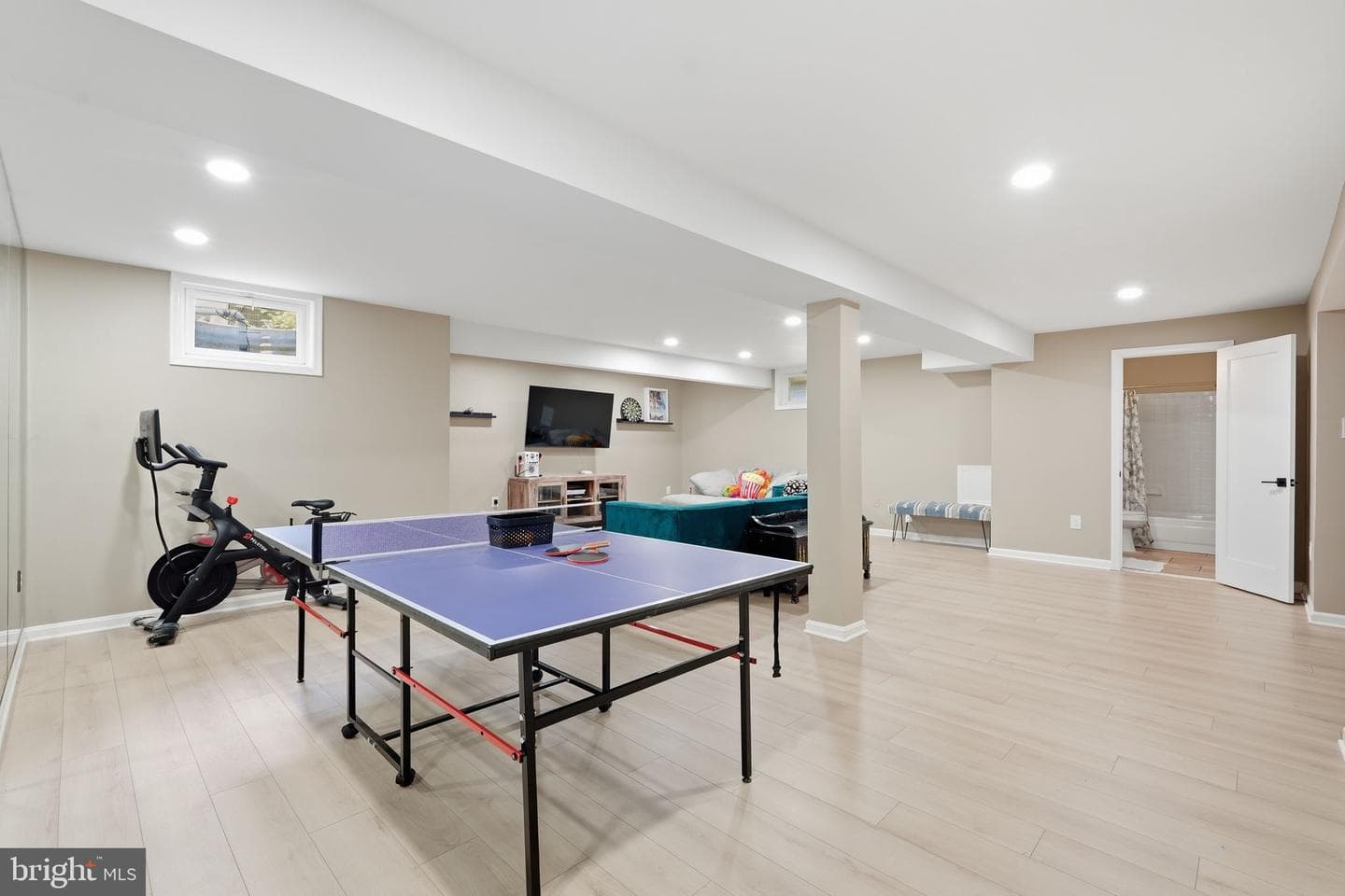 118 Upshire Circle photo 35