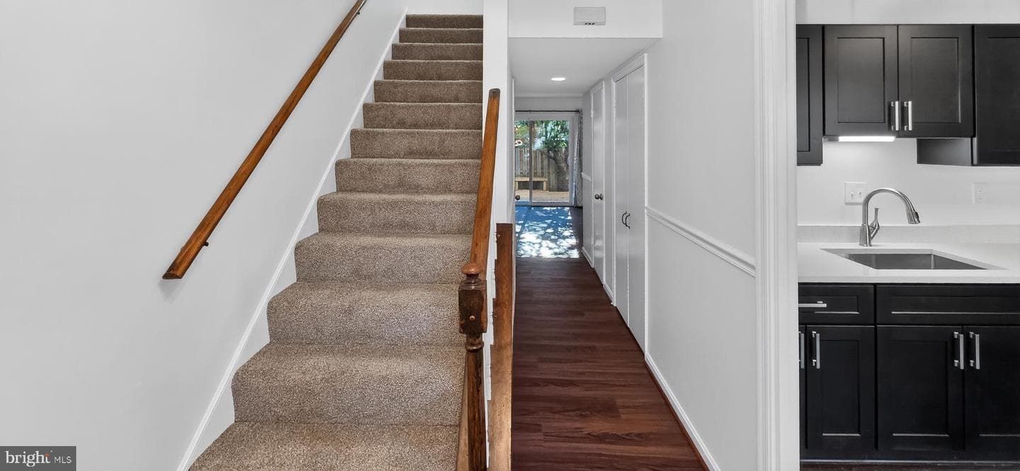 9208 Weathervane Pl photo 6