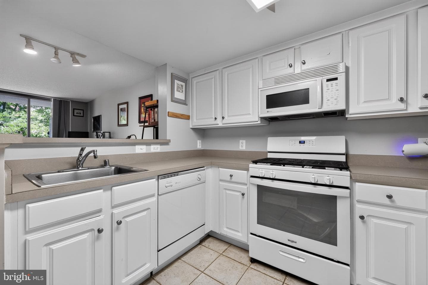 11710 Old Georgetown Road #225 photo 9