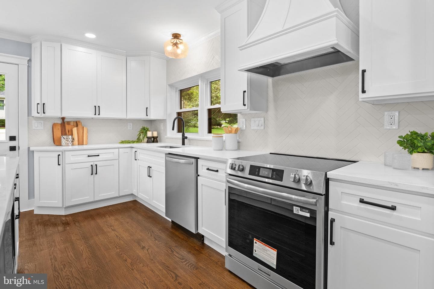 14200 Dav Road photo 21