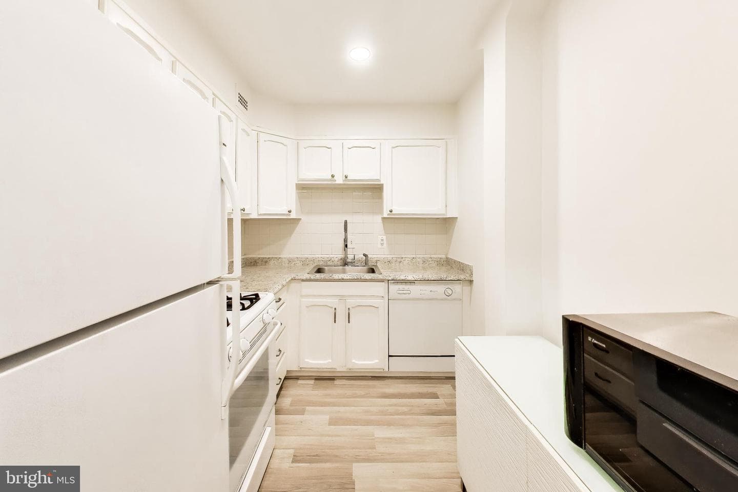 10300 Westlake Drive #s404 photo 8