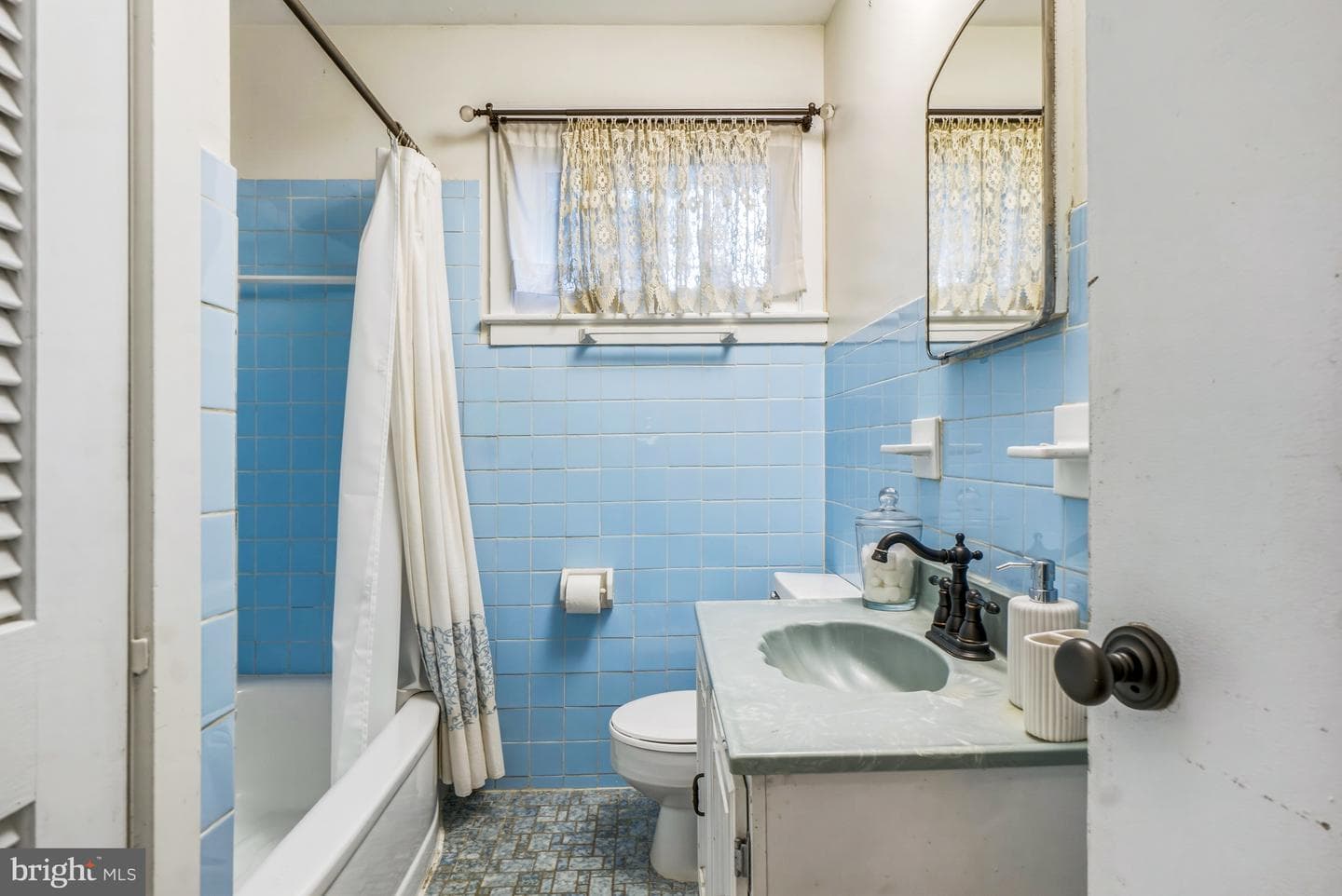1217 Edmonston photo 17