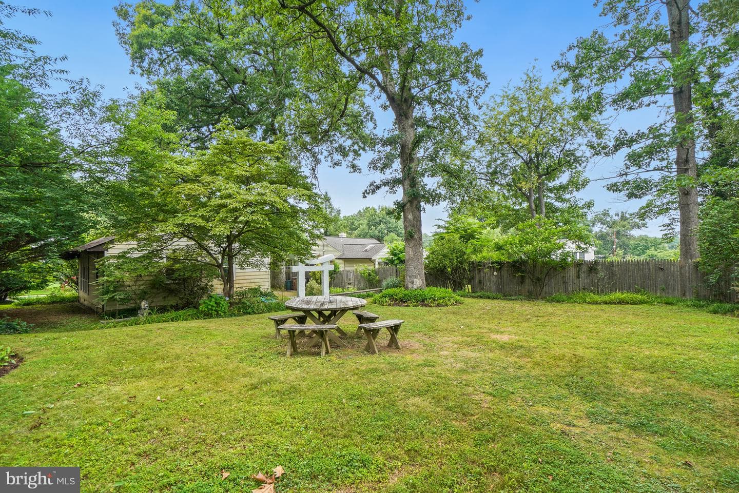 1217 Edmonston photo 27