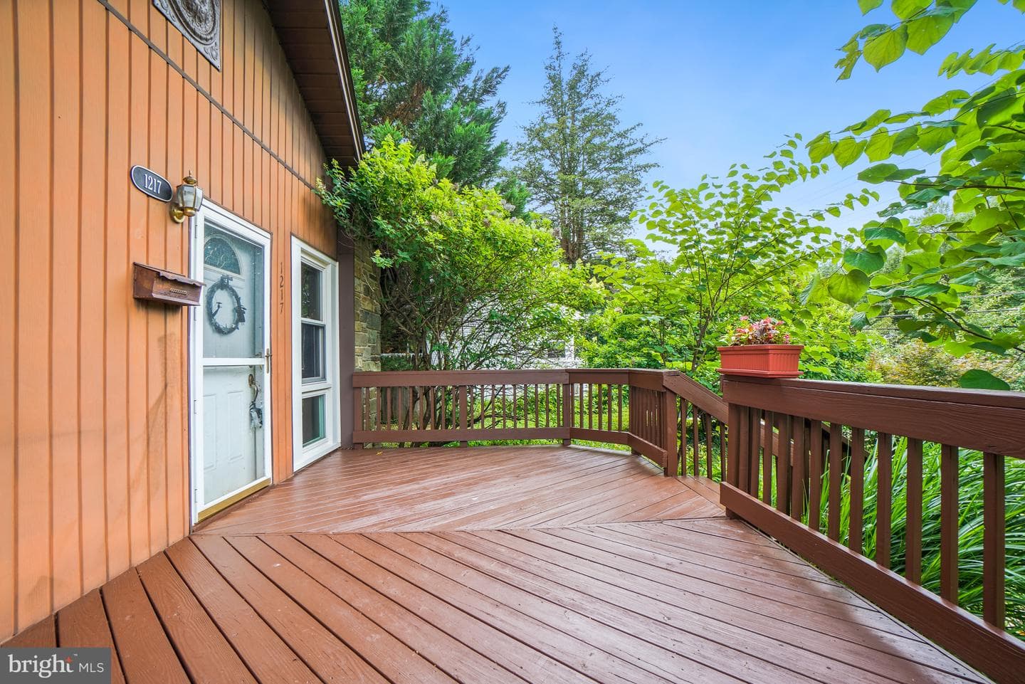 1217 Edmonston photo 6