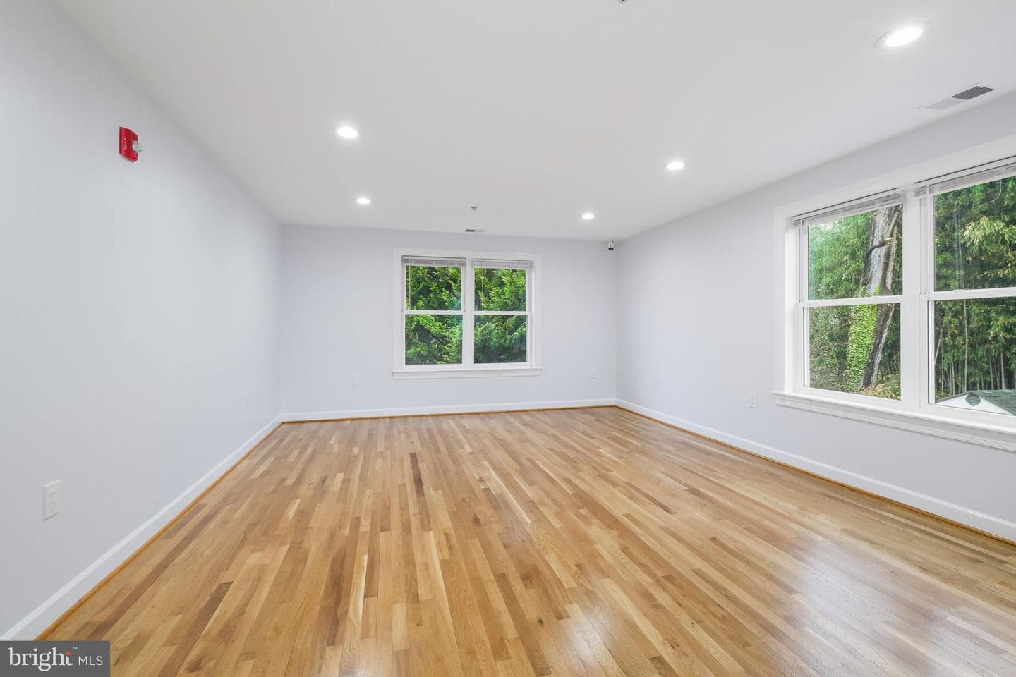 711 Lamberton Drive photo 31