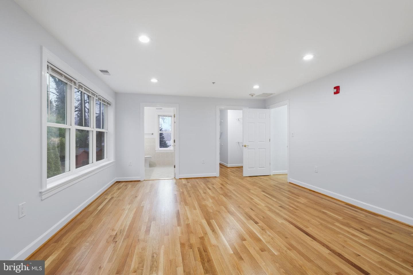 711 Lamberton Drive photo 33