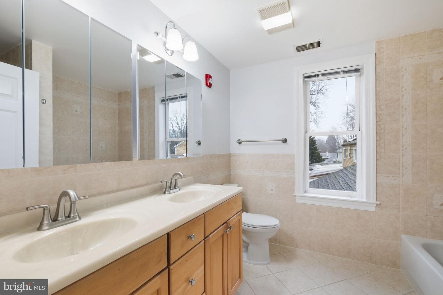 711 Lamberton Drive photo 34