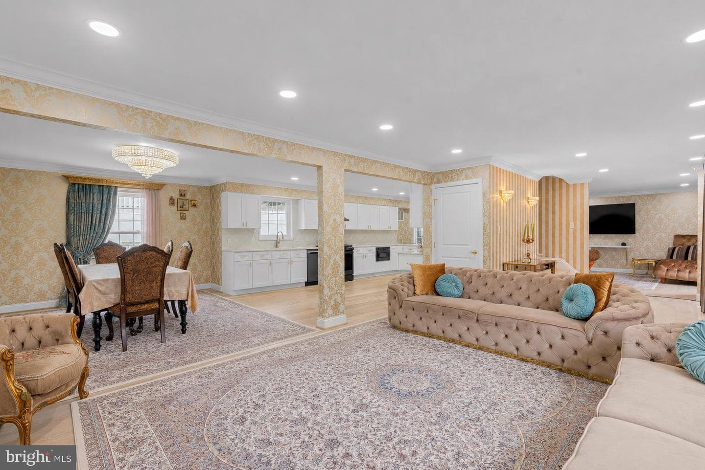 10904 Gainsborough Road photo 8