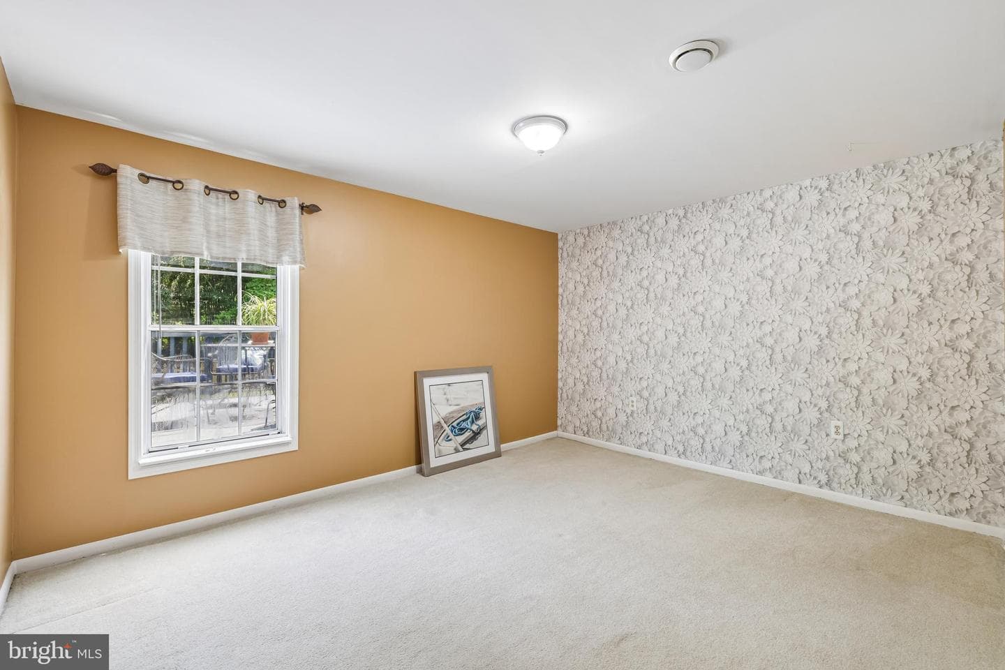 20541 Neerwinder Street photo 16