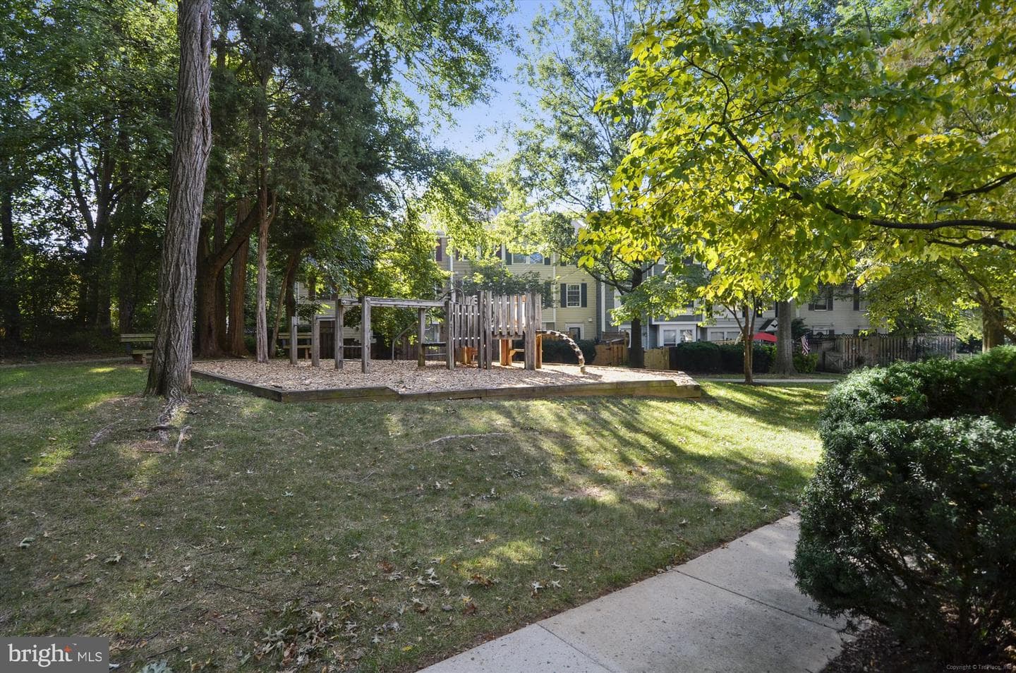 20541 Neerwinder Street photo 60