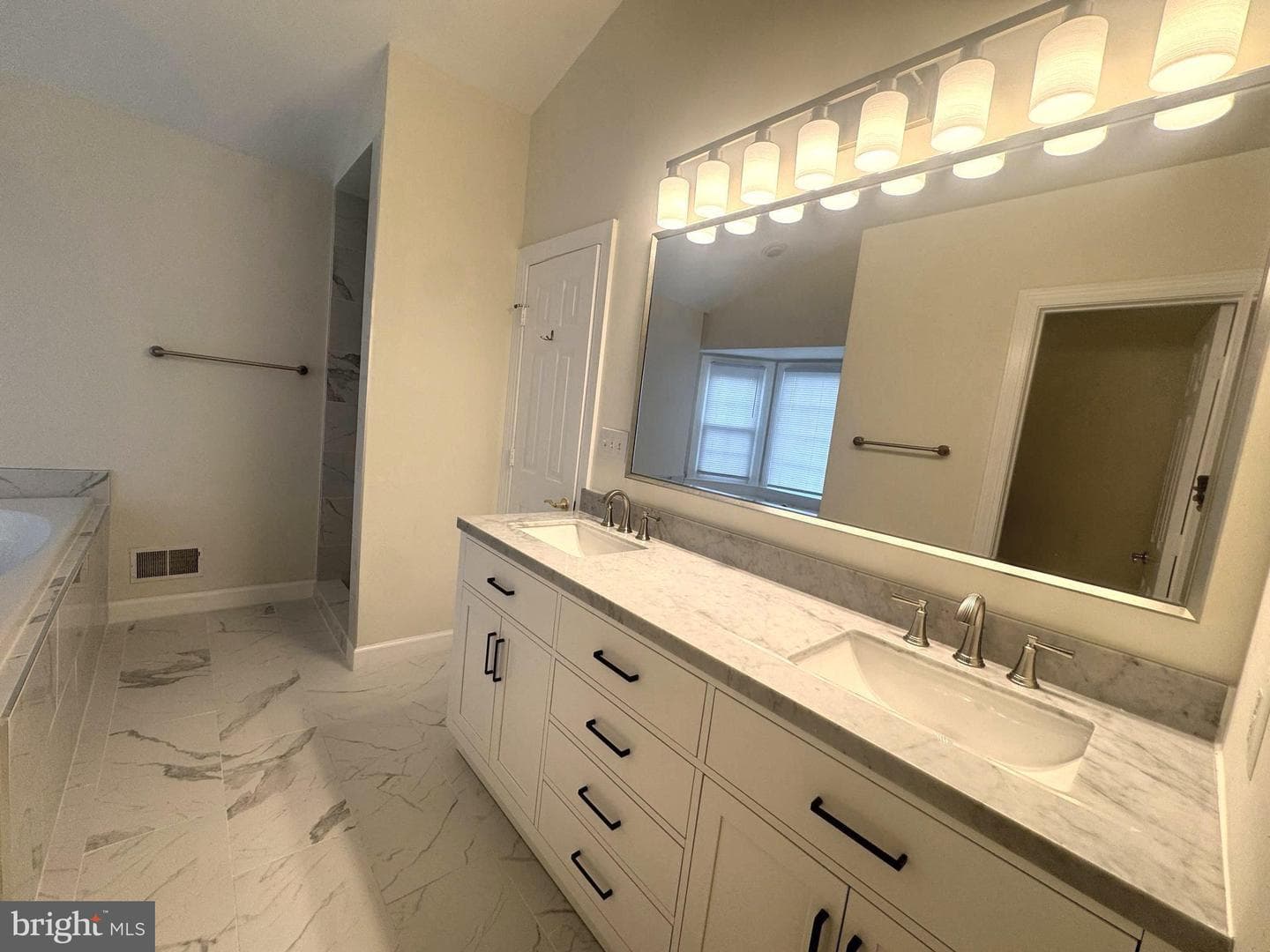 125 Mission Drive, Gaithersburg