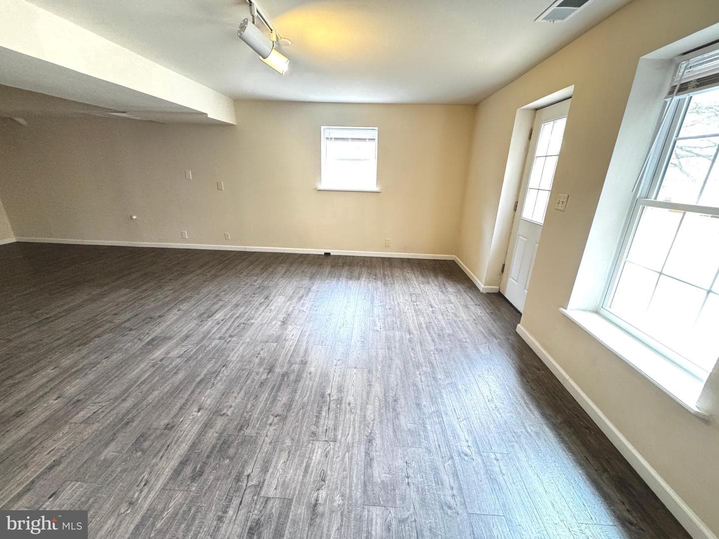 125 Mission Drive photo 34