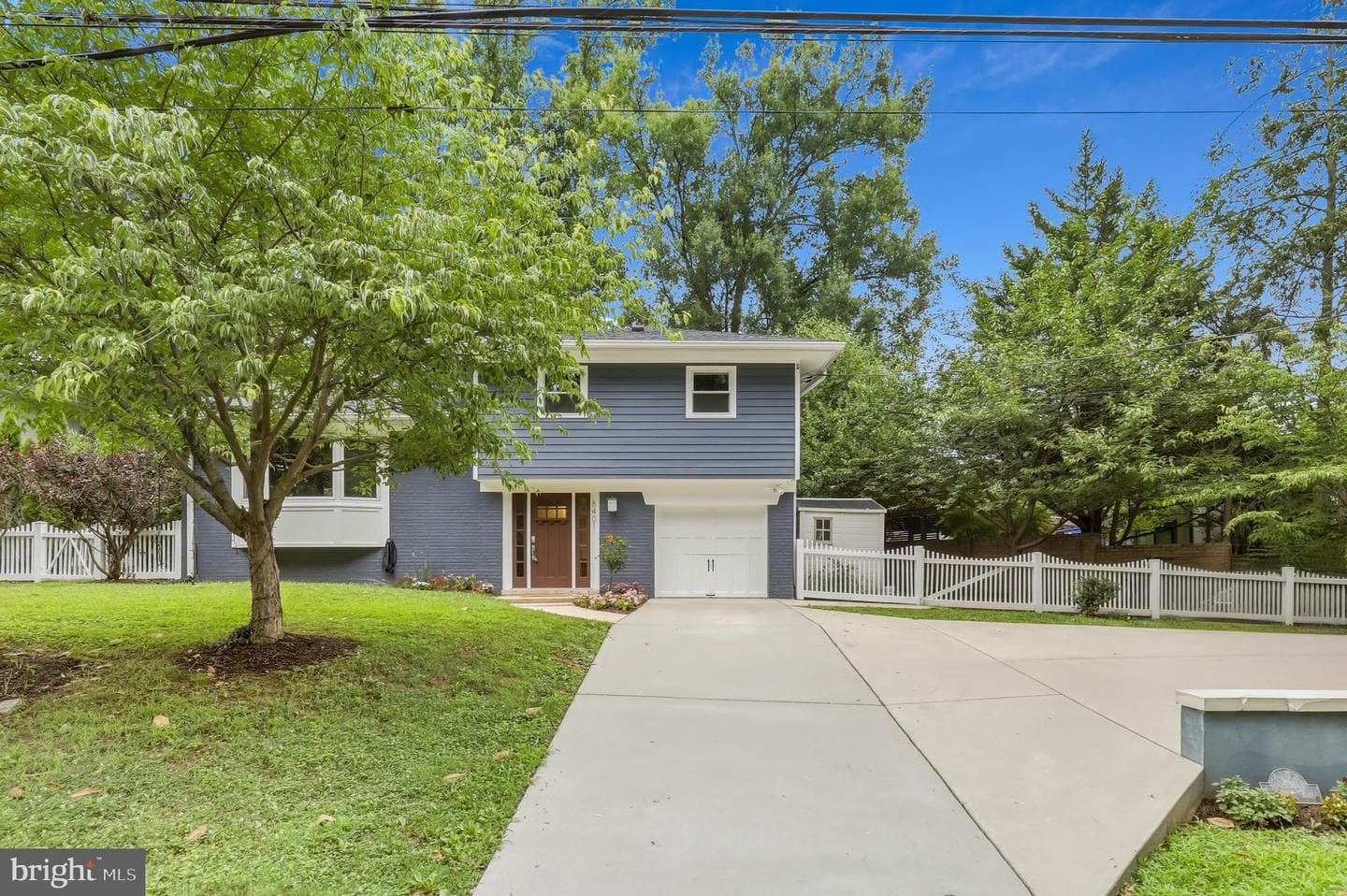 6401 Greentree Road, Bethesda