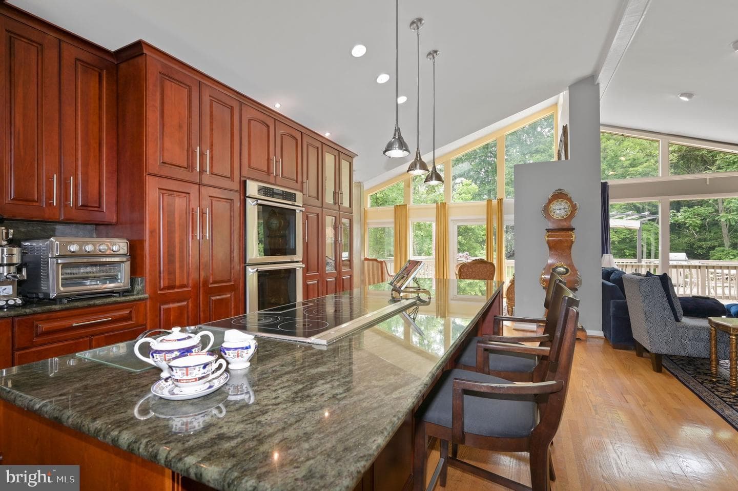10204 Falls Road photo 11