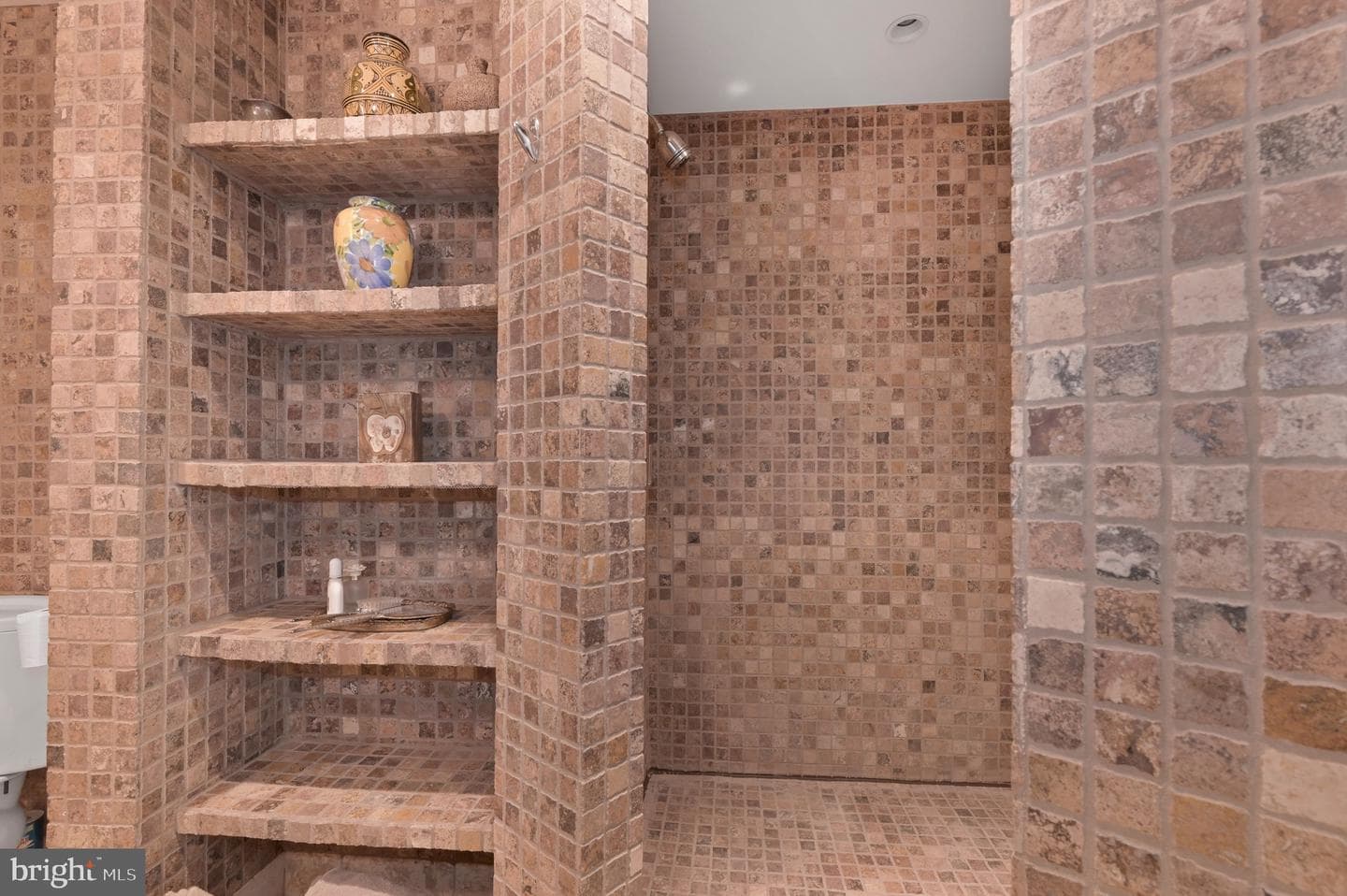 10204 Falls Road photo 27