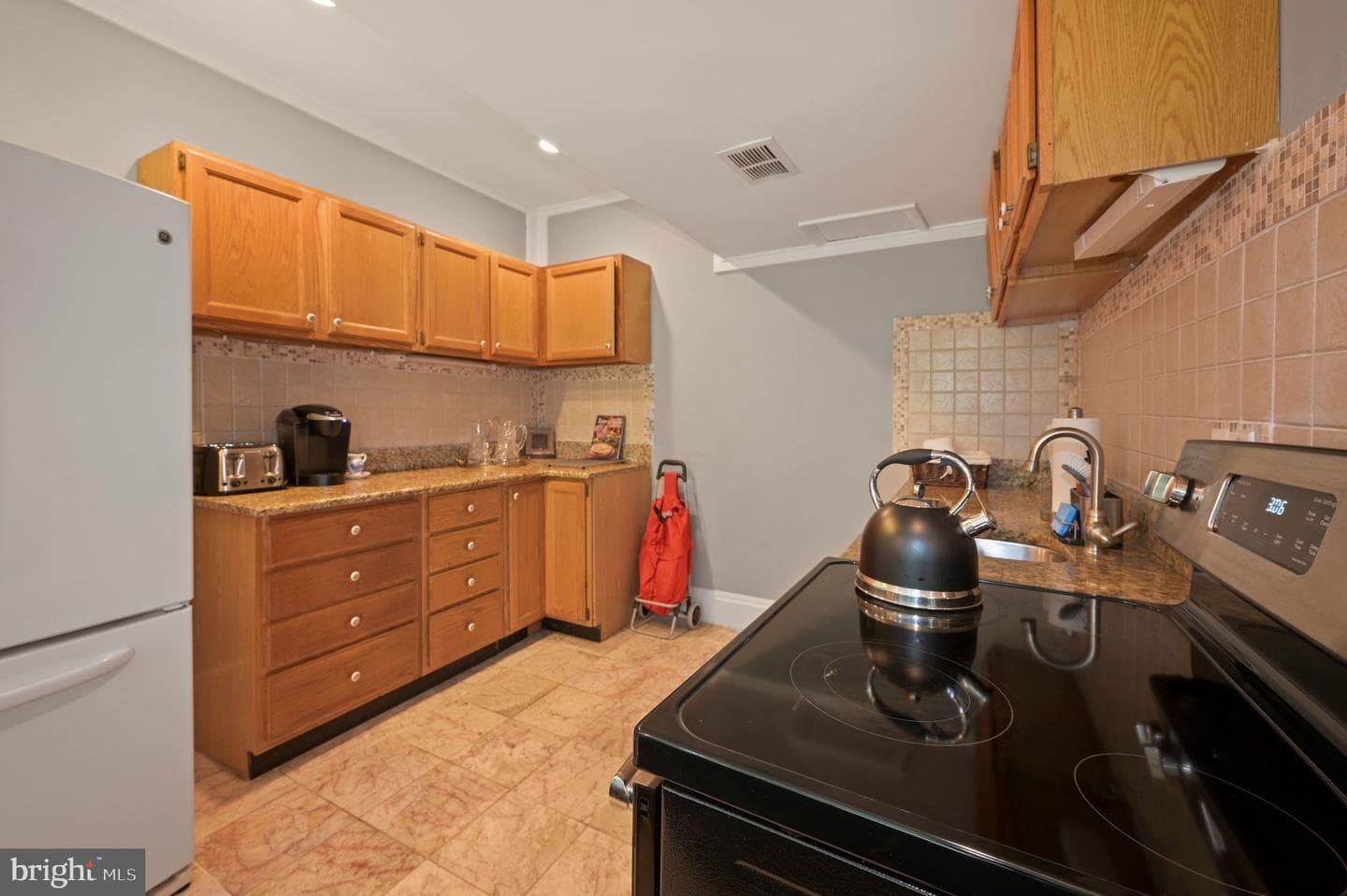 10204 Falls Road photo 39