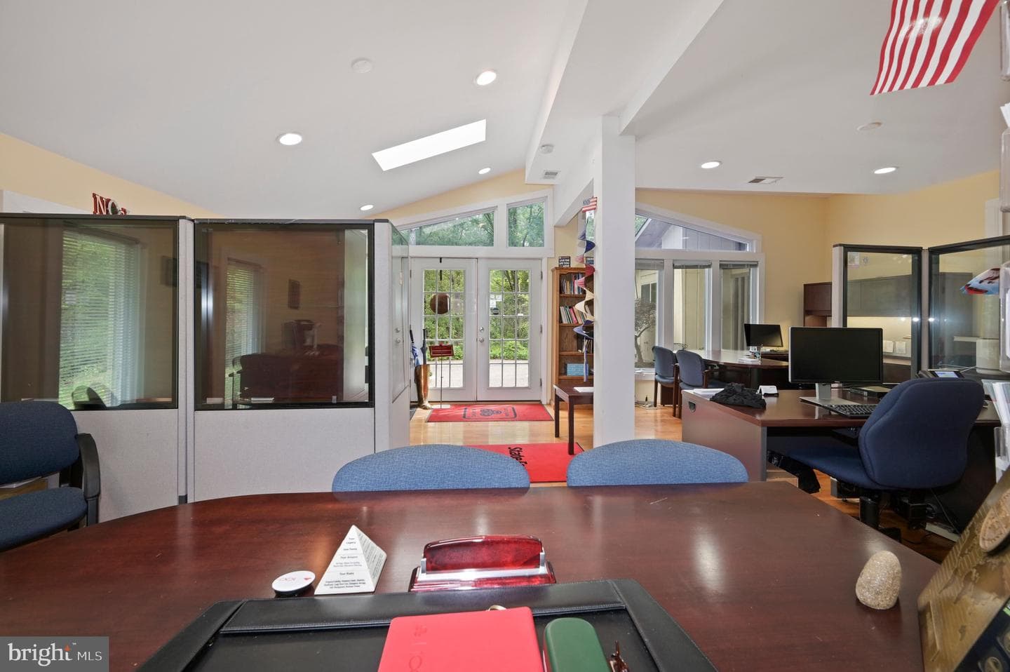 10204 Falls Road photo 46