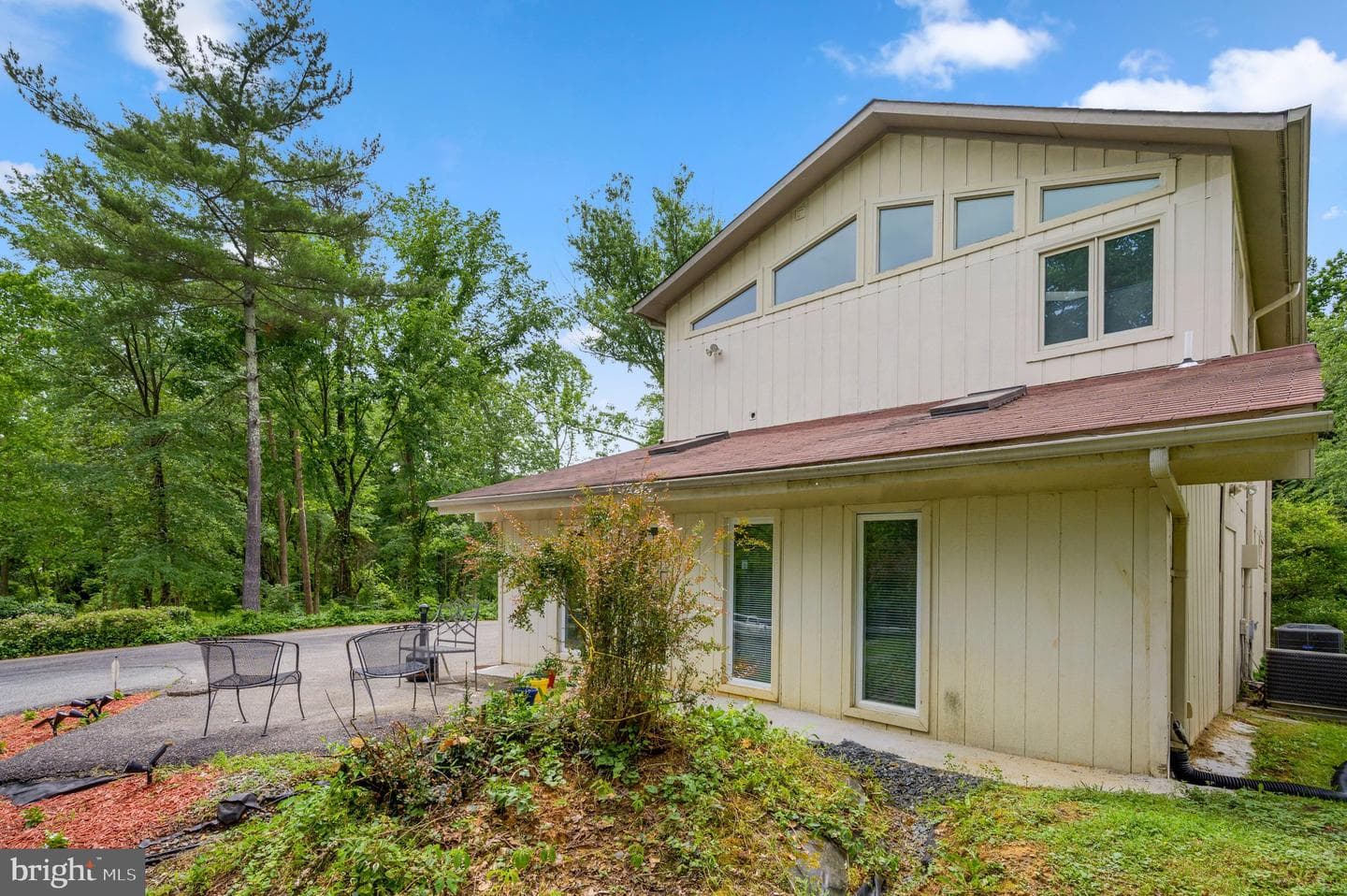 10204 Falls Road photo 6