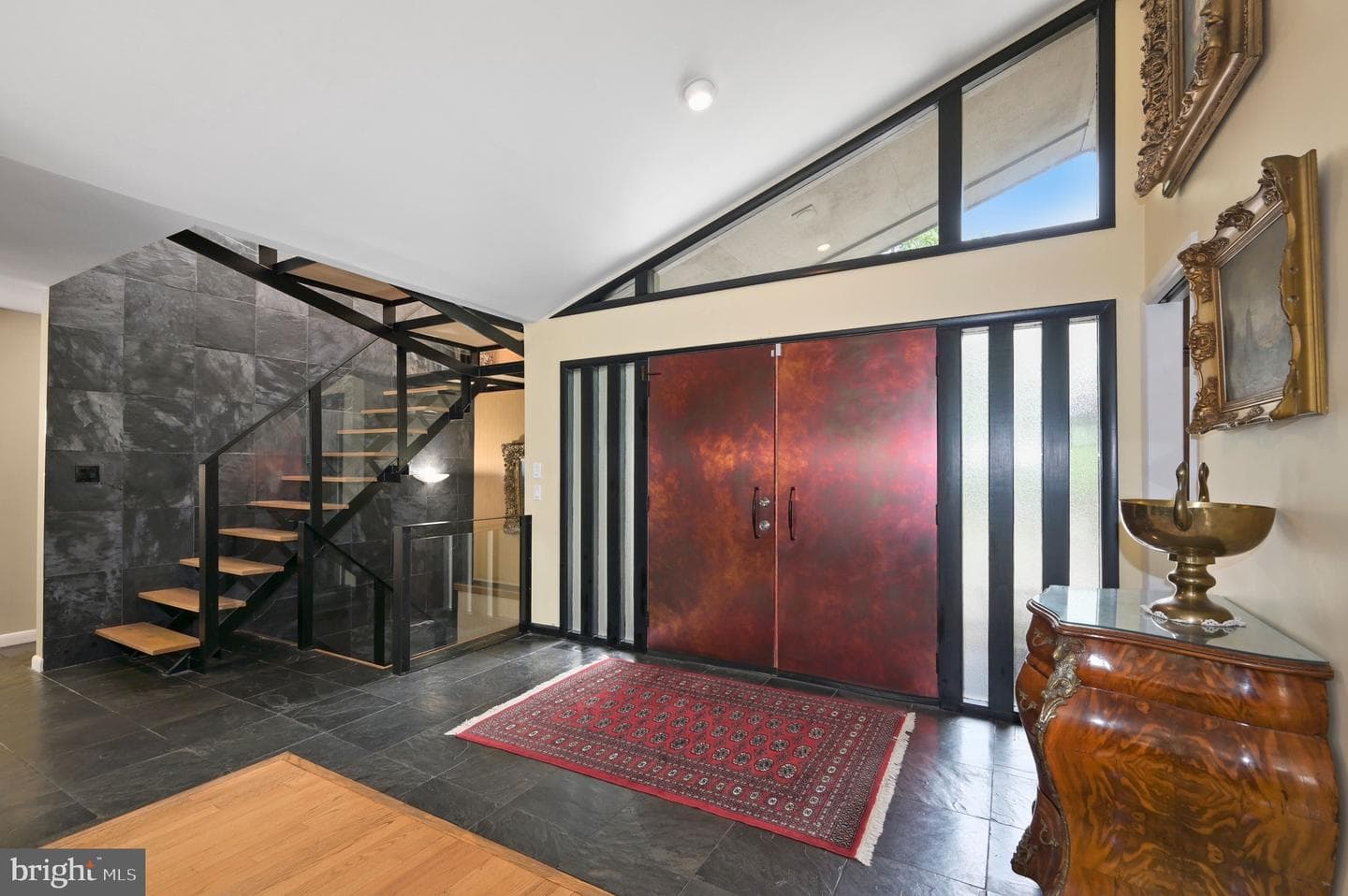 10204 Falls Road photo 7