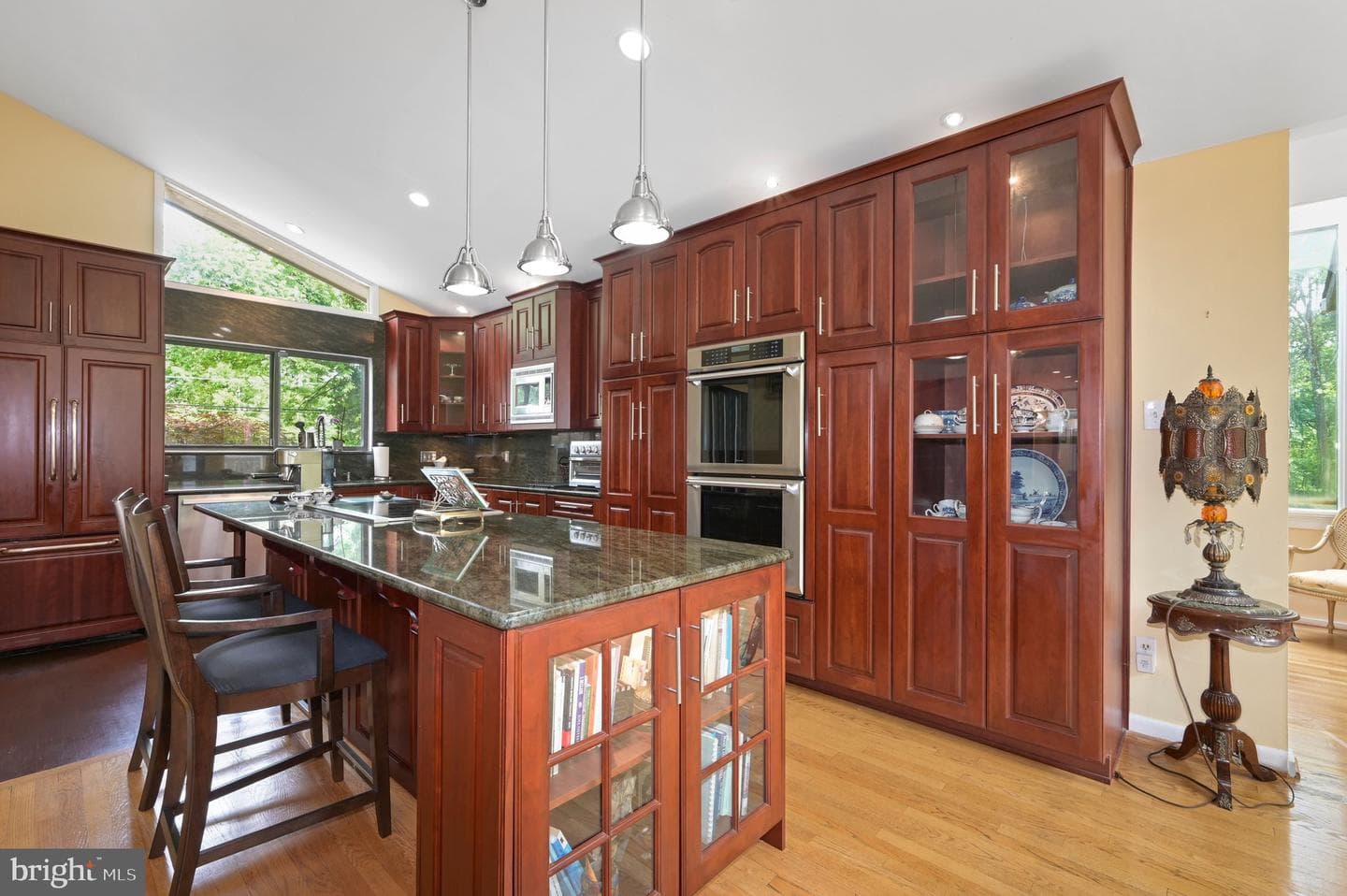 10204 Falls Road photo 9