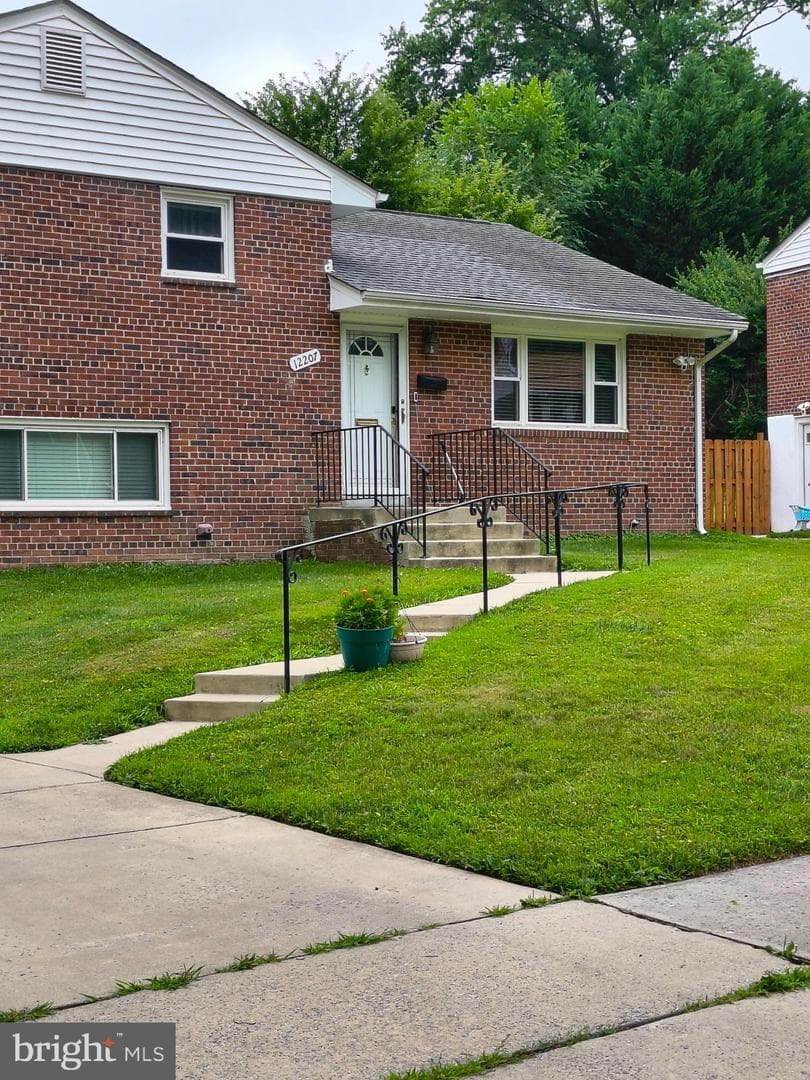 12207 Hunters Lane photo 6