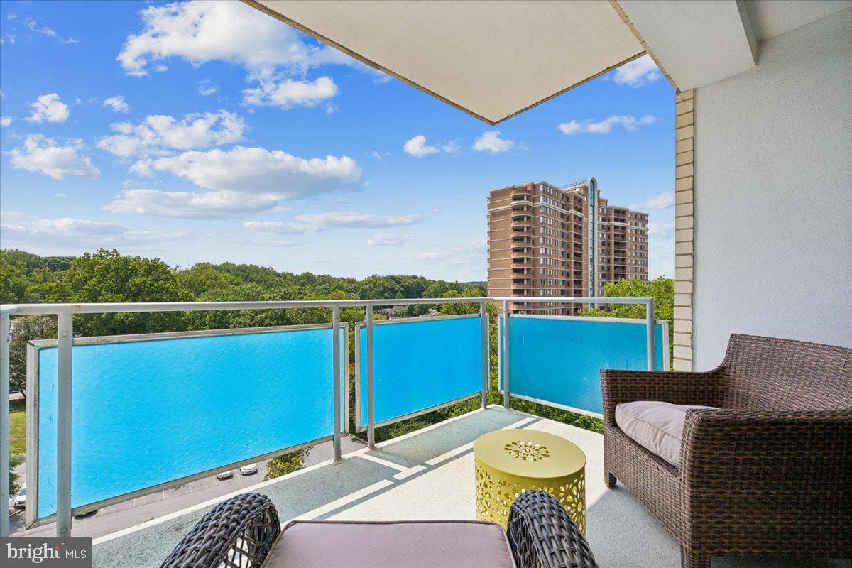 10201 Grosvenor Place #1009 photo 11