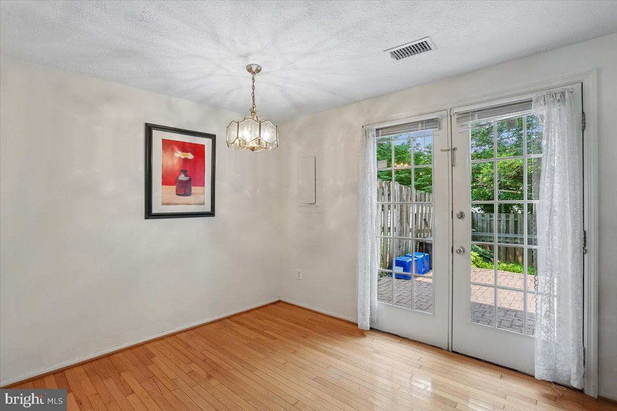 11 Teaneck Court photo 13
