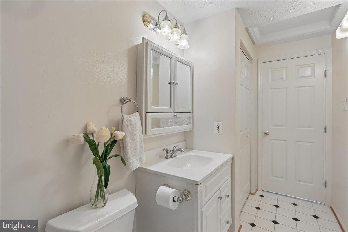 11 Teaneck Court photo 18