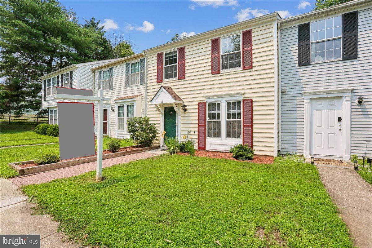 11 Teaneck Court, North Potomac