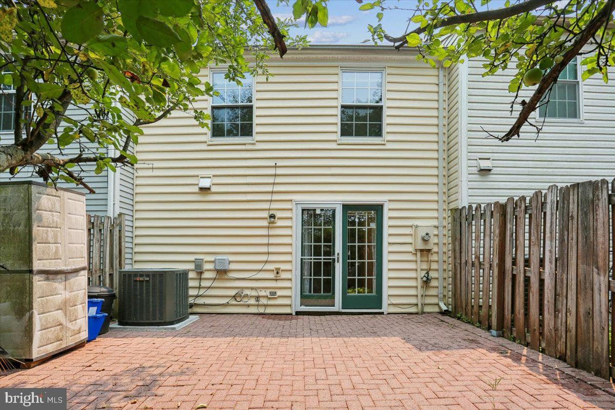 11 Teaneck Court photo 3
