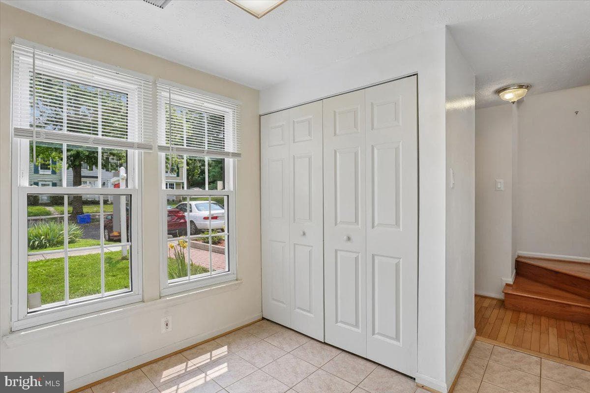 11 Teaneck Court photo 6