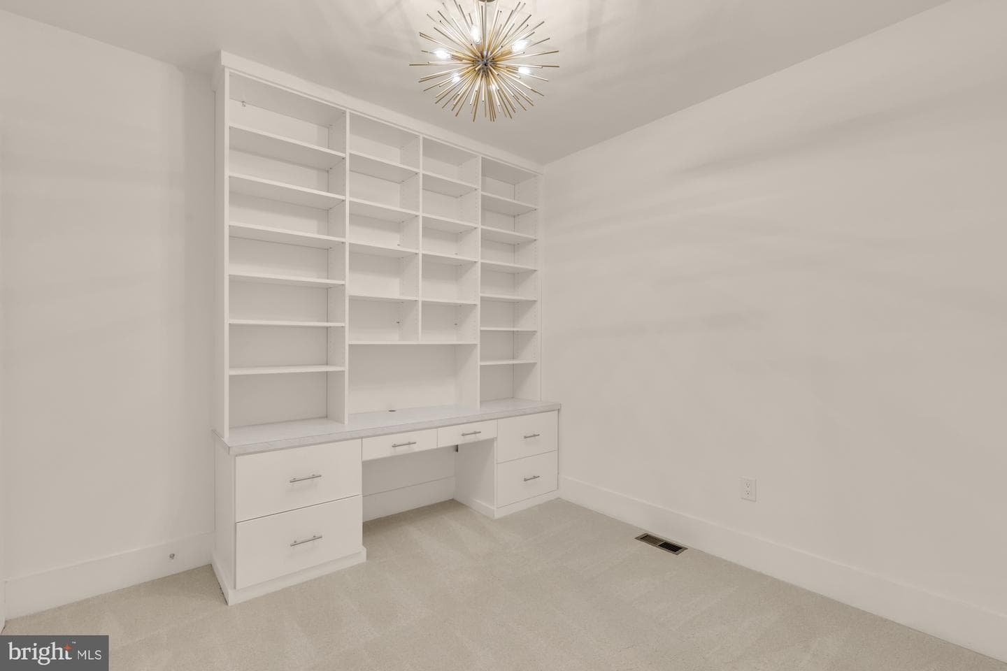 142 Winsome Circle photo 26