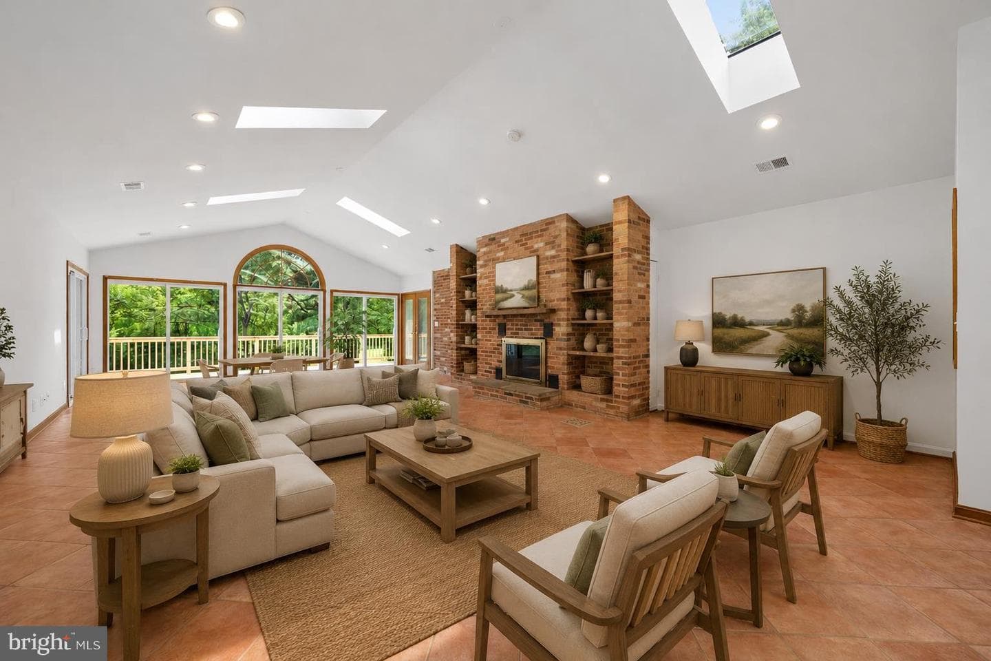 13715 Lewisdale Road photo 6