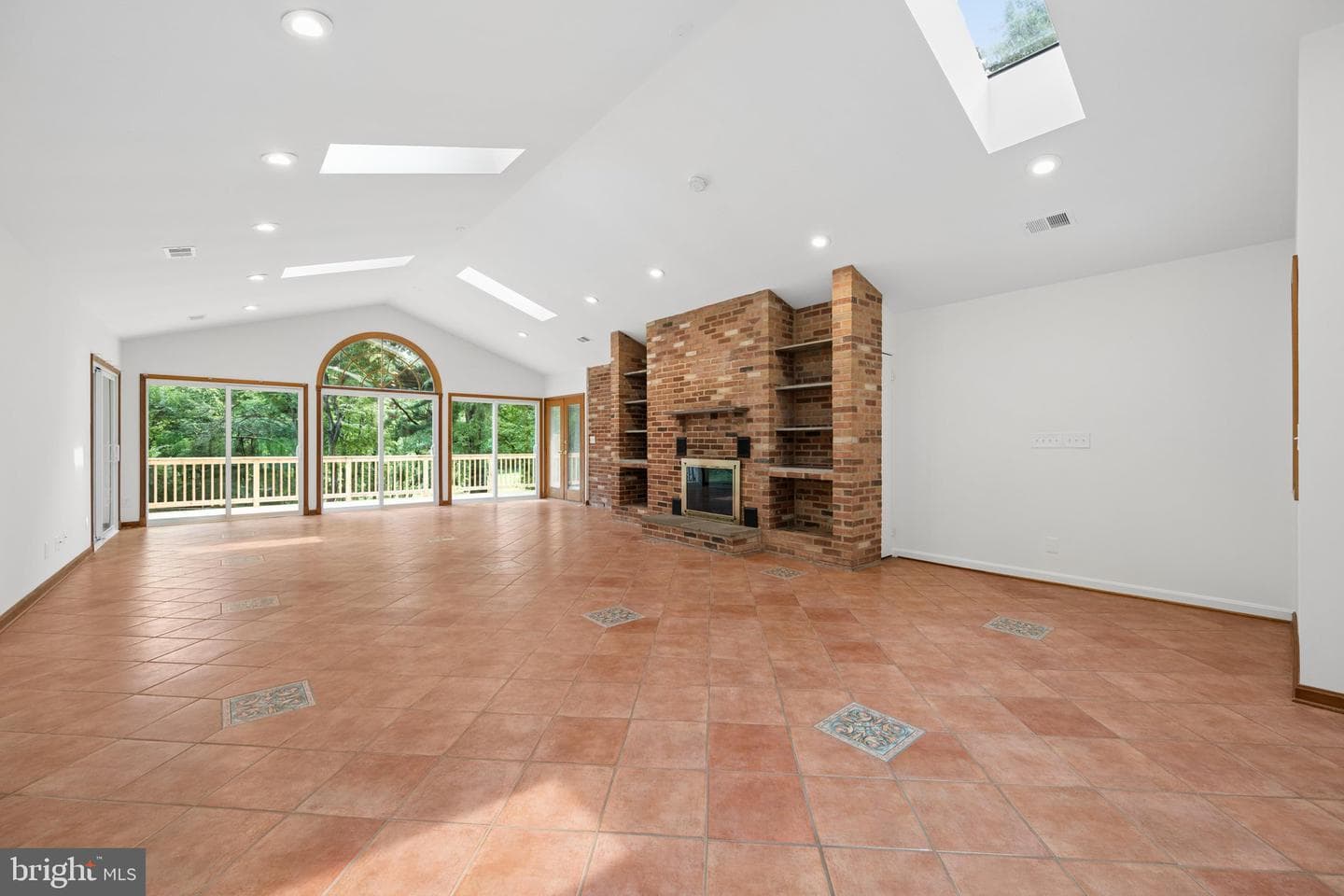 13715 Lewisdale Road photo 7