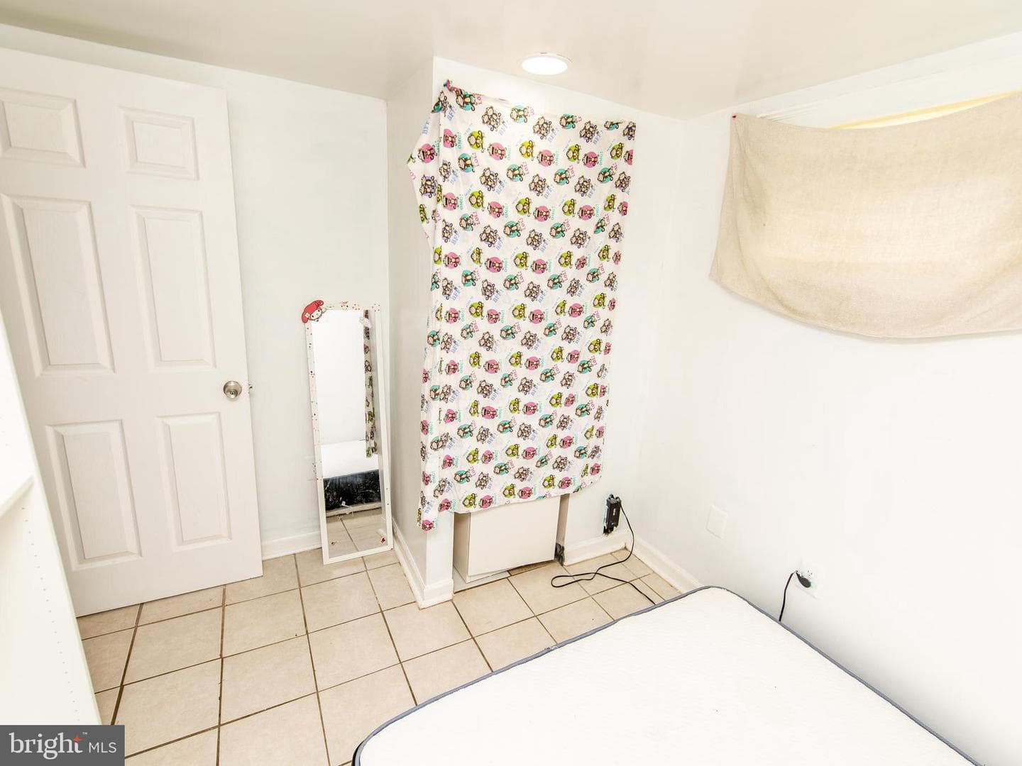 12124 Livingston Street photo 27